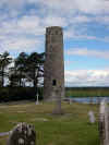 Round Tower at Clonmacnoise (84585 bytes)