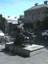 Molly Malone Statue (83116 bytes)