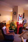 Suantra Cottage Christmas (85618 bytes)